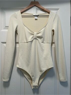 H&M Cream Ribbed Long-Sleeve Bow-Front Bodysuit Minimalist Coquette Size Small